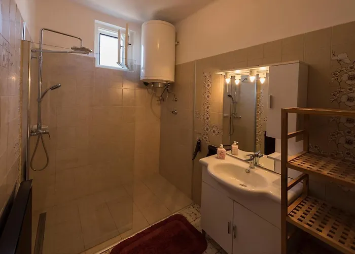 árnyas , Lila Akác Casa de Férias *