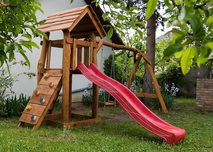 Arnyas Vendeghaz , Lila Akac Semesterbostad *