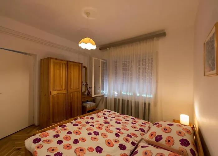 árnyas , Lila Akác Balatonboglár